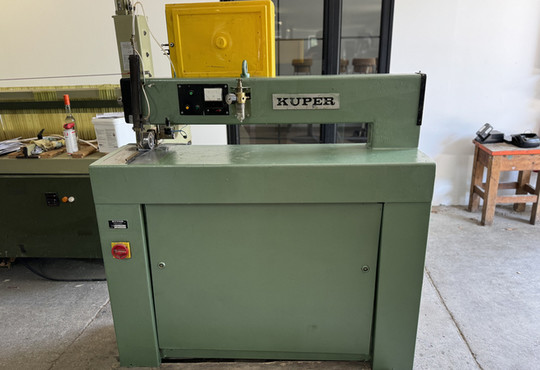 furnierklebemaschine-kuper-fwj900-schw-1_c_01